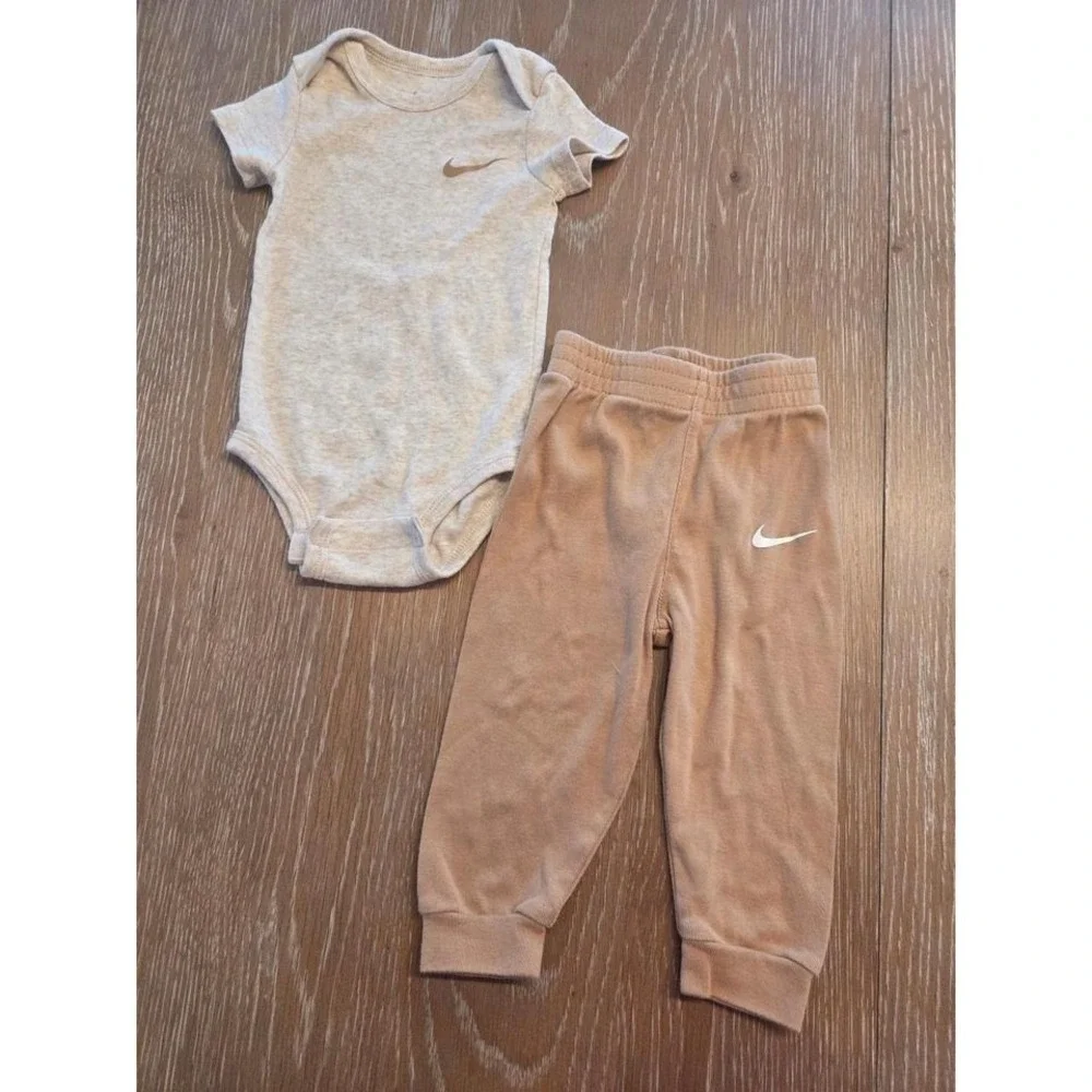 Nike baby boy set 9 mos